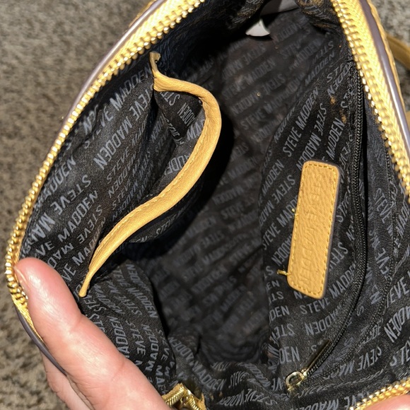 YELLOW STEVE MADDEN BAG - Picture 4 of 5
